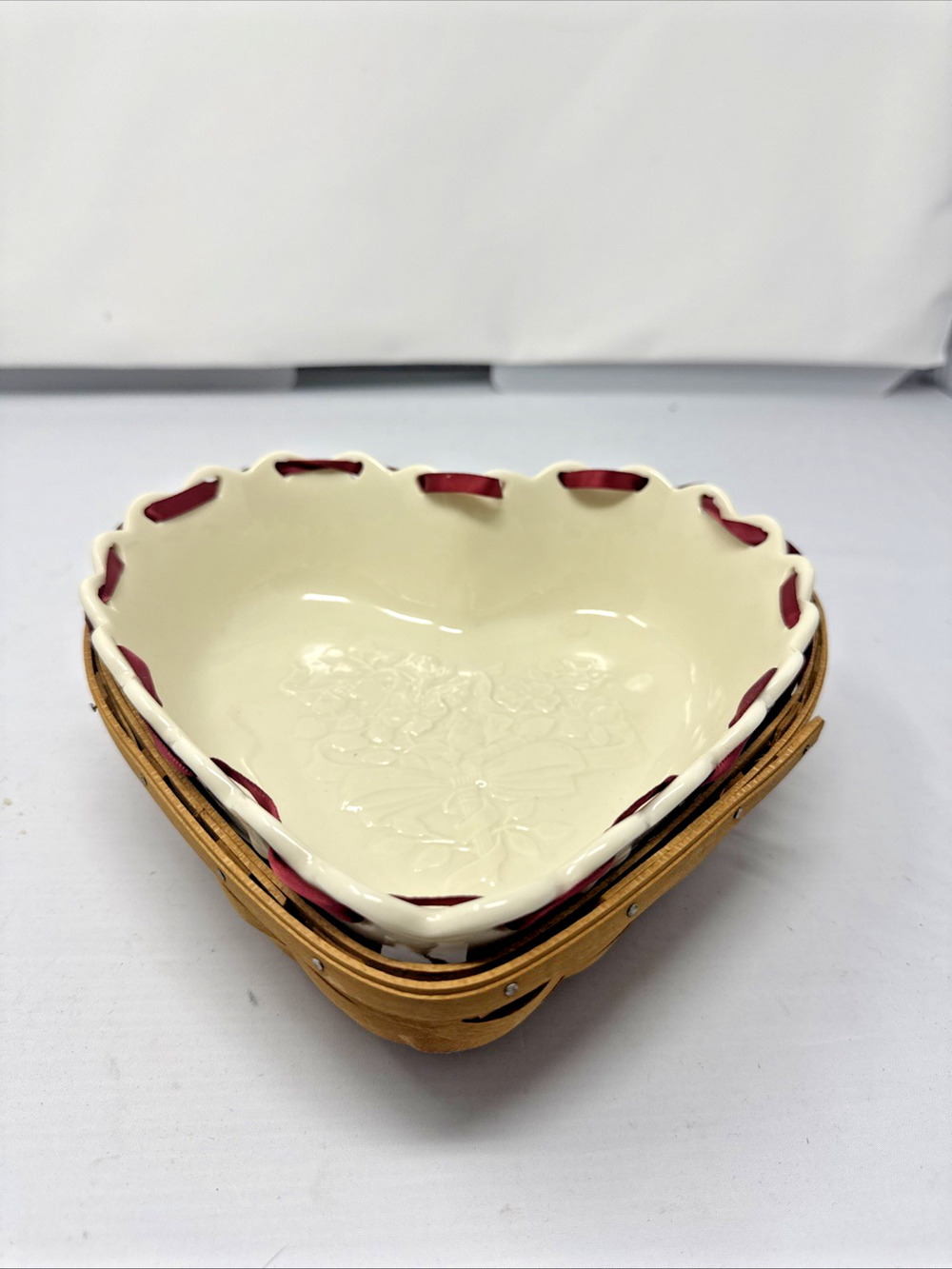 Longaberger Pottery Sweetest Heart Dish Bowl 8” 2005 Ivory Woven Traditions